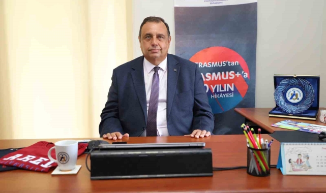 Prof. Dr. Uğur Özgeker: "ABD derin devlet tarafından yönetiliyor"