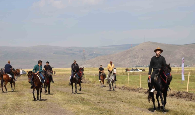 Rahvan At Yarışı final koşuları, sağanak ve dolu sebebiyle ertelendi