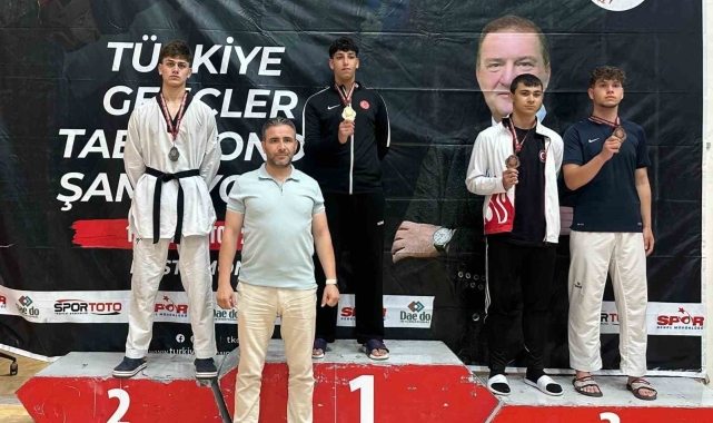 Recep Alperen Aktaş'tan gümüş madalya