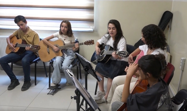 Şahinbey Belediyesi'nin müzik kursları yoğun ilgi görüyor