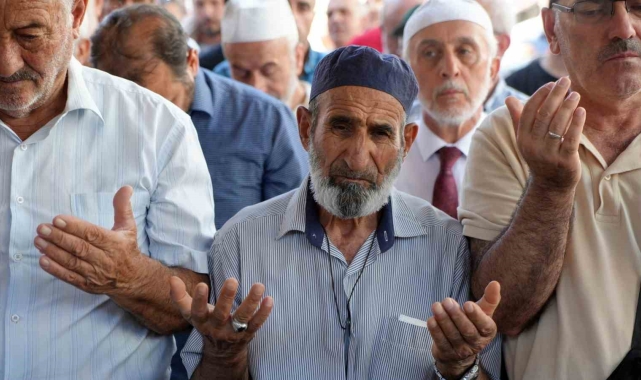 Sakarya'da Hamas lideri Haniye için gıyabi cenaze namazı kılındı