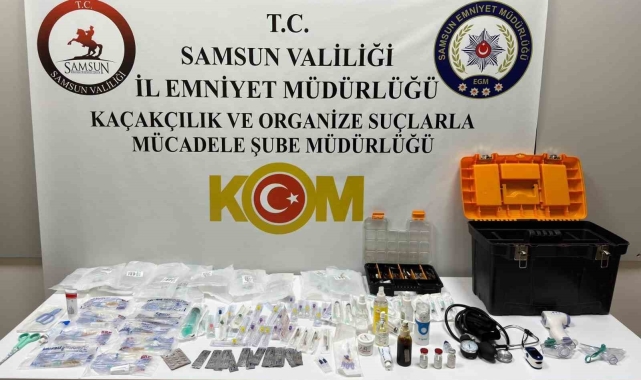 Samsun'da sağlıksız ortamda ilaç ve tıbbi malzeme ele geçirildi