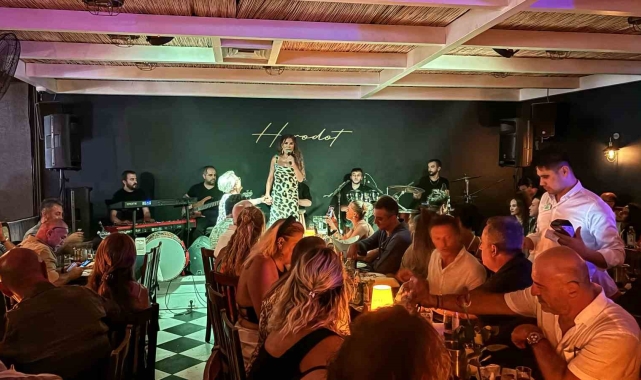 Sanatçı Dönmez'den Bodrum'da unutulmaz gece