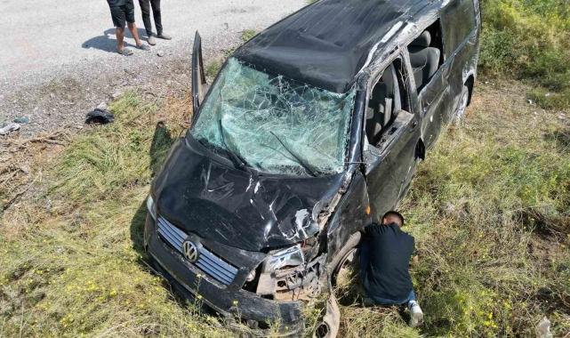 Şarampole devrilen minibüste 1 kişi öldü, 2 kişi yaralandı
