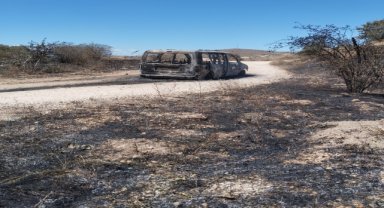Şebinkarahisar'da seyir halindeki hafif ticari araç yandı