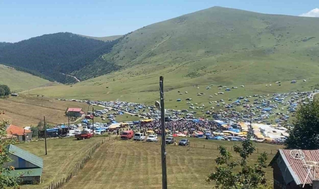 Şenlikten geriye çöpleri kaldı