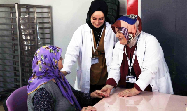 Serdivan Belediyesi'nden yaşlılara sevgi dolu ziyaret