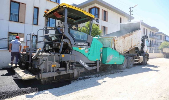 Serdivan'da asfalt çalışmaları sürüyor