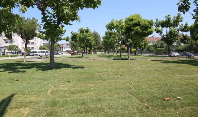 Serdivan'da parklar ve spor alanları yenileniyor