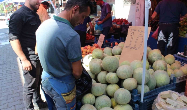 Siirt'te yetişiyor, Türkiye'nin dört bir yanına gönderiliyor