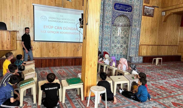 Simav'da 200 Yaz Kur'an Kursu öğrencisine teknoloji ve sigara bağımlılığı semineri