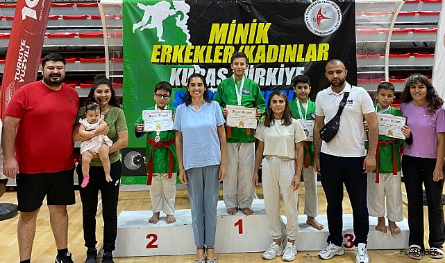 SİNOPLU SPORCULAR TURNUVAYA DAMGA VURDU!