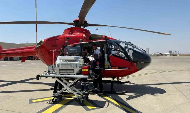 Şırnak&#039;ta ambulans helikopter Umut bebek için havalandı