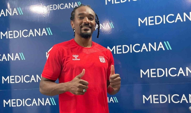 Sivasspor'un yeni transferi Samuel Moutoussamy sağlık kontrolünden geçti