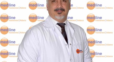 Skolyozu yendi, doktoruna kemanıyla konser verdi