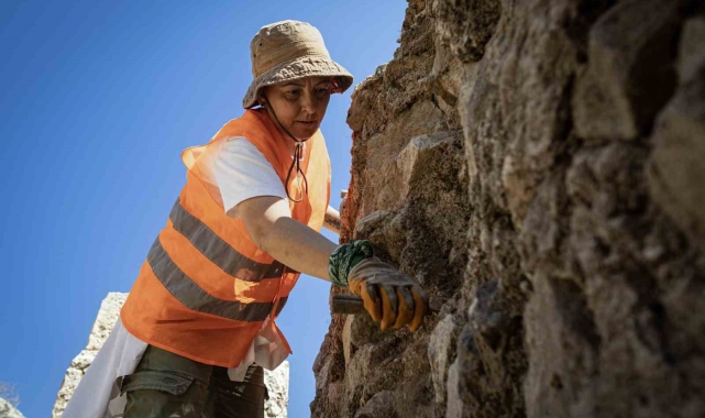 Smyrna Tiyatrosu kazıldıkça tarih fışkırıyor: İzmir'in ikinci Efes'i olacak