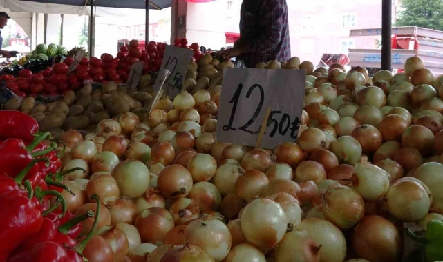 Soğanda hasat başladı: Tarlada 4, markette 10, pazarda ise 12 lira