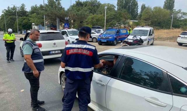 Süloğlu'nda emniyet ve jandarmadan ortak uygulama