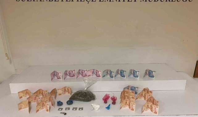 Sultanbeyli'de uyuşturucu operasyonu: 8 şüpheli yakalandı