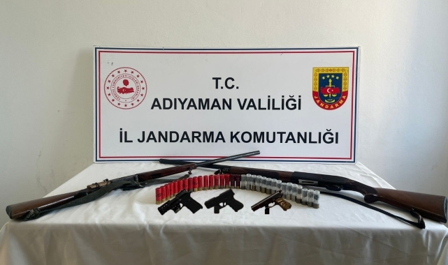 Şüpheli şahısların evlerinde silah ele geçirildi
