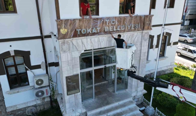 'T.C.' ibaresi Tokat Belediyesi tabelasında yerini aldı