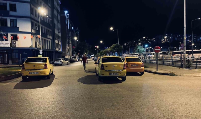 Taksi durağına gizemli telefon: "Abi kaçın duraktan, bomba var patlayacak, canınızı kurtarın"