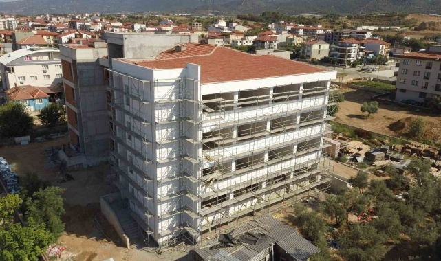 Tamamlandığında Sarıgöl'ün en büyük ilkokulu olacak