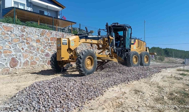 Tarsus Belediyesi kırsal mahallerdeki yolları yeniliyor