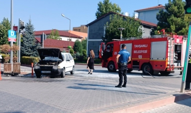 Tavşanlı'da hareket halindeki otomobilde yangın çıktı