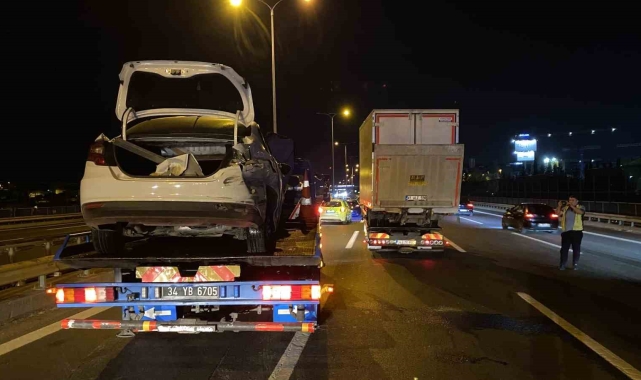 TEM Otoyolu'nda 3 araçlı zincirleme trafik kazası: 3 yaralı
