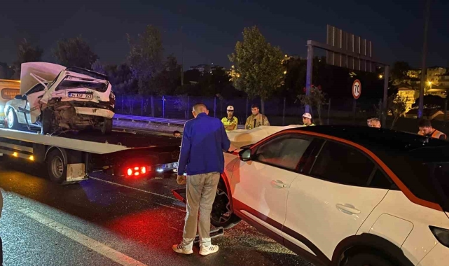 TEM Otoyolu'nda iki araç çarpıştı: 1 ölü