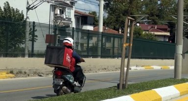 Ters yönde ilerleyen Tıkla Gelsin kuryesi tehlike saçtı