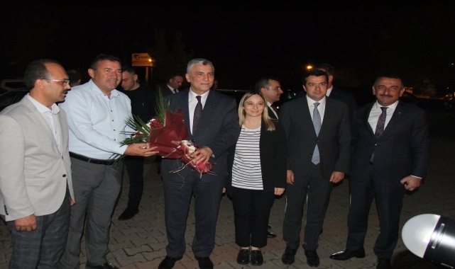 Ticaret Bakanı Bolat, Devrek'i ziyaret etti