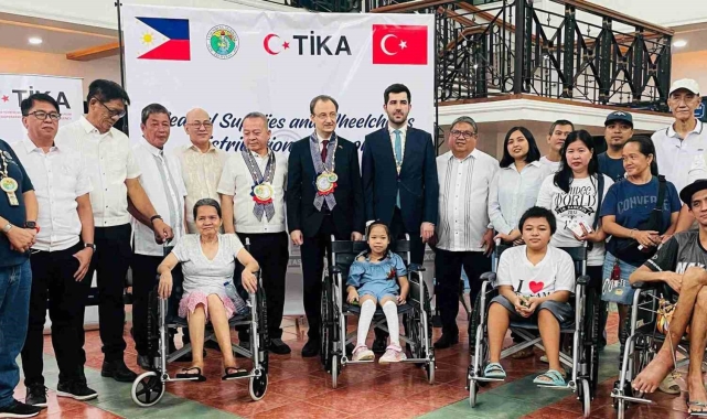 TİKA'dan, Filipinler'deki 900 hastaya ilaç ve 100 engelli bireye tekerlekli sandalye temini