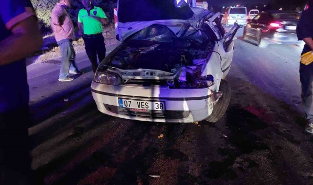 Tırla otomobilin çarpıştığı kazada 5 kişi yaralandı