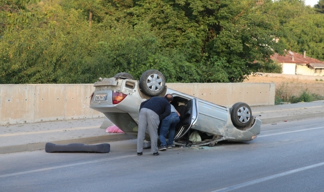 Tokat'ta devrilen otomobildeki aynı aileden 4 kişi yaralandı