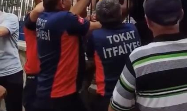 Tokat&#039;ta demir korkuluk çocuğun bacağına saplandı