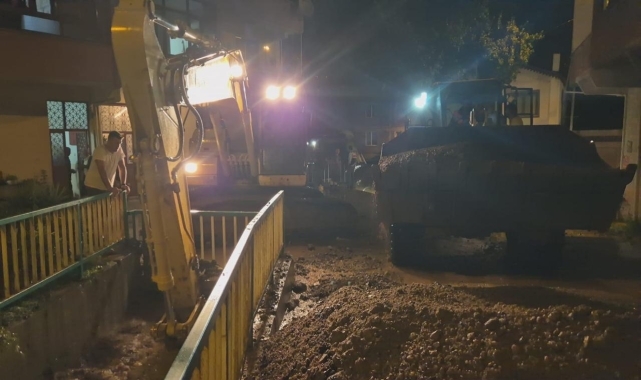 Trabzon&#039;da sağanak hayatı olumsuz etkiledi