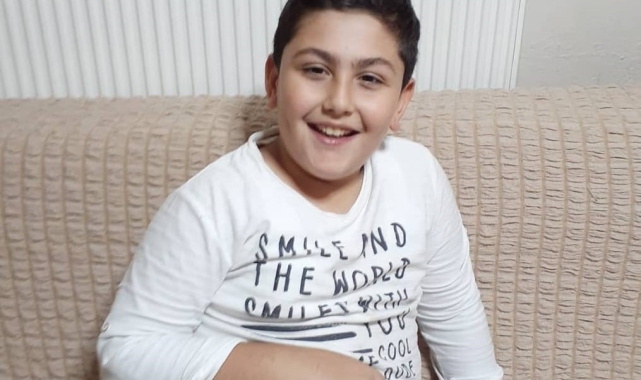 Trafik kazasında hayatını kaybeden çocuk göz yaşları içinde toprağa verildi