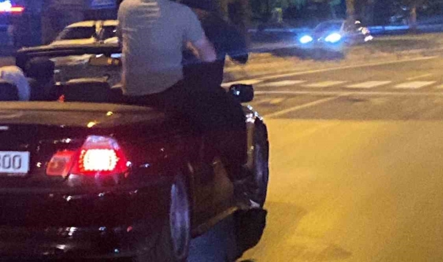 Trafikte yaptıkları hareket ağızları açık bıraktı