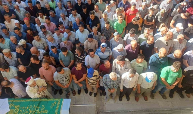 Traktör kazasında hayatını kaybeden çift, toprağa verildi