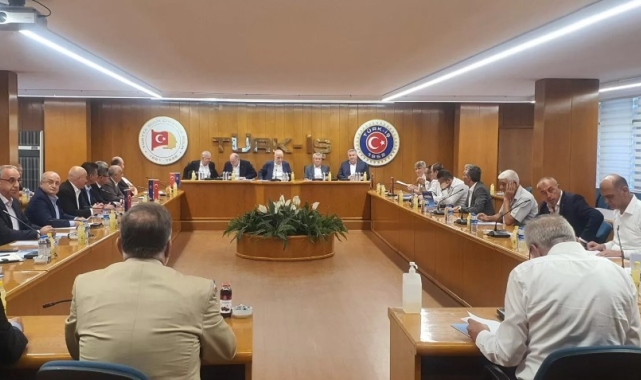 TÜRK-İŞ: "Yüzde 24,73'lük zam diğer aylarda başlayan sözleşmelere de uygulansın"