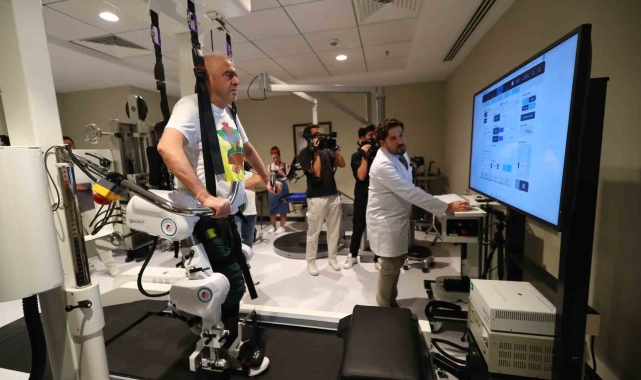 Türkiye'de bir ilk: Yürüme robotu, hastalara umut olacak