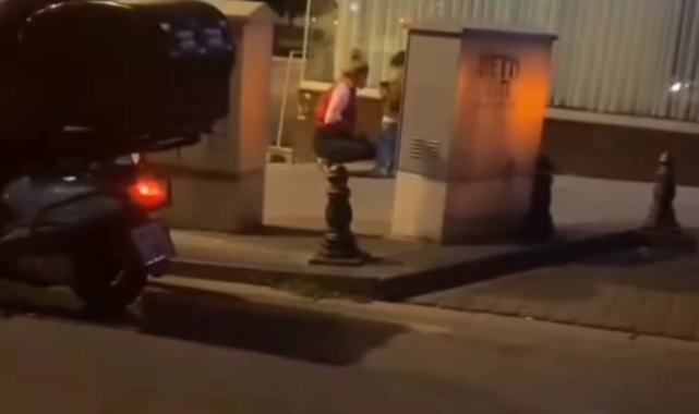 Ümraniye'de sokak ortasında çocuğa uygulanan şiddet kamerada