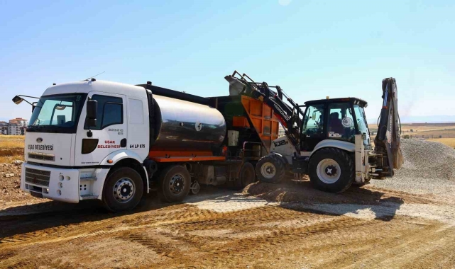 Uşak Belediyesi alt ve üst yapı çalışmalarına devam ediyor