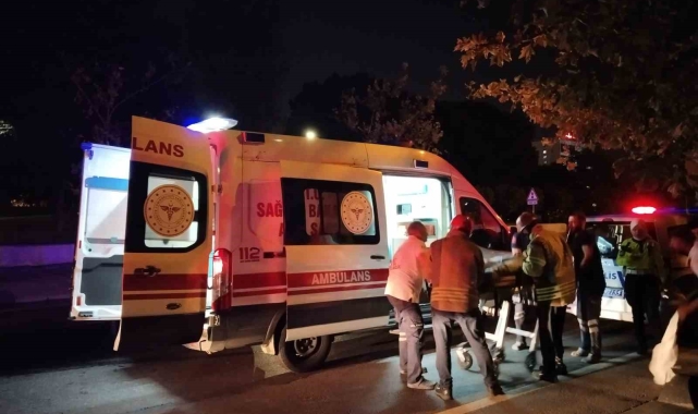 Üsküdar'da sürücüsünün kontrolünden çıkan araç takla attı: 1 yaralı