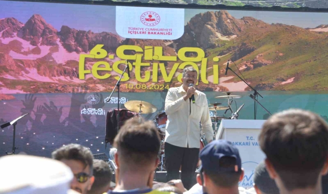 Vali Çelik: "El ele gönül gönüleyiz"