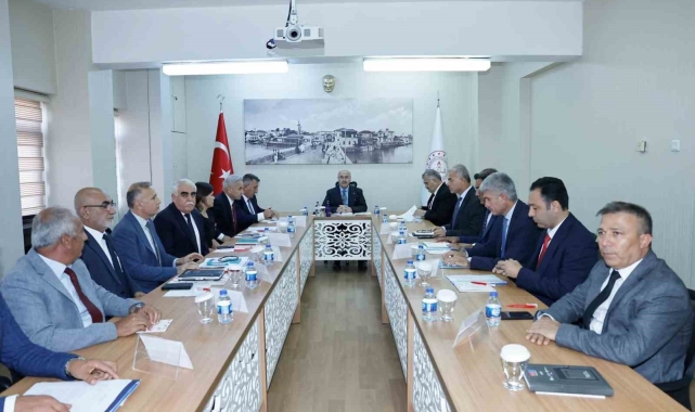 Vali Köşger: ""Eğitim toplumda vazgeçilmeyecek en temel unsurlardandır"
