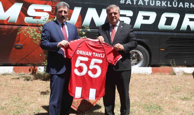 Vali Tavlı: "Samsunspor'un bu sezon büyük başarılar elde edeceğine yürekten inanıyorum"