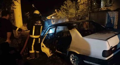 Van'da seyir halindeki otomobil alev alev yandı